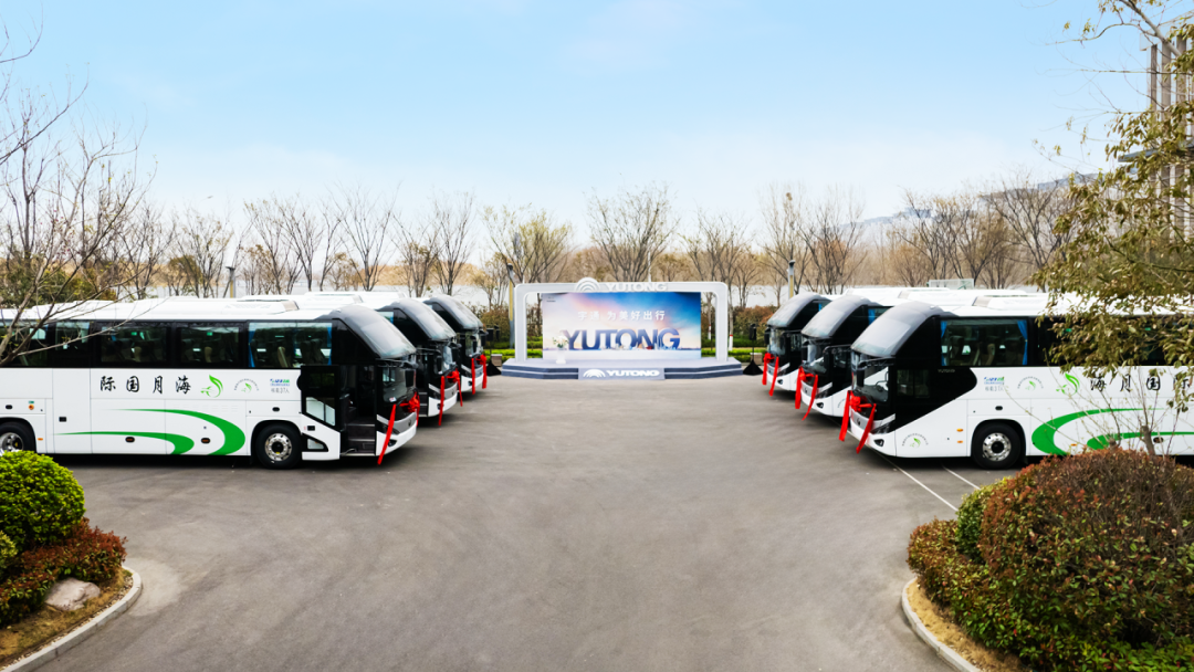 行業(yè)最大批量！宇通100輛高端旅游客車交付新疆