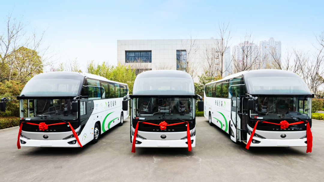 行業(yè)最大批量！宇通100輛高端旅游客車交付新疆