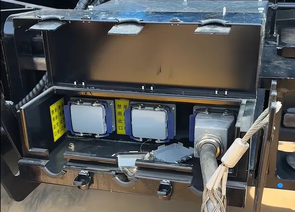 宇通純電動港口輪胎起重機(jī)：以硬核三電技術(shù)，護(hù)航港口綠色高效作業(yè)