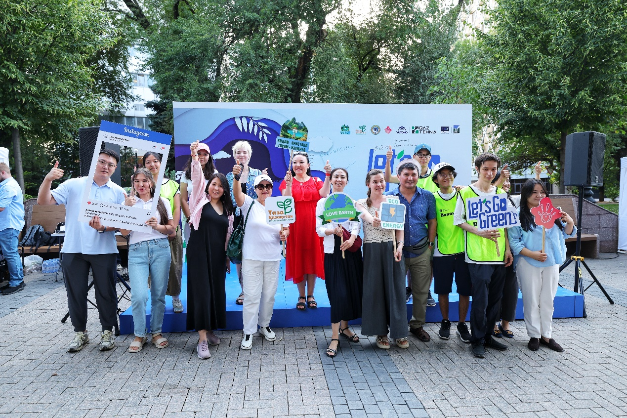 綠色點(diǎn)亮阿拉木圖 宇通攜手中國(guó)駐阿拉木圖總領(lǐng)事館共啟低碳出行新篇章