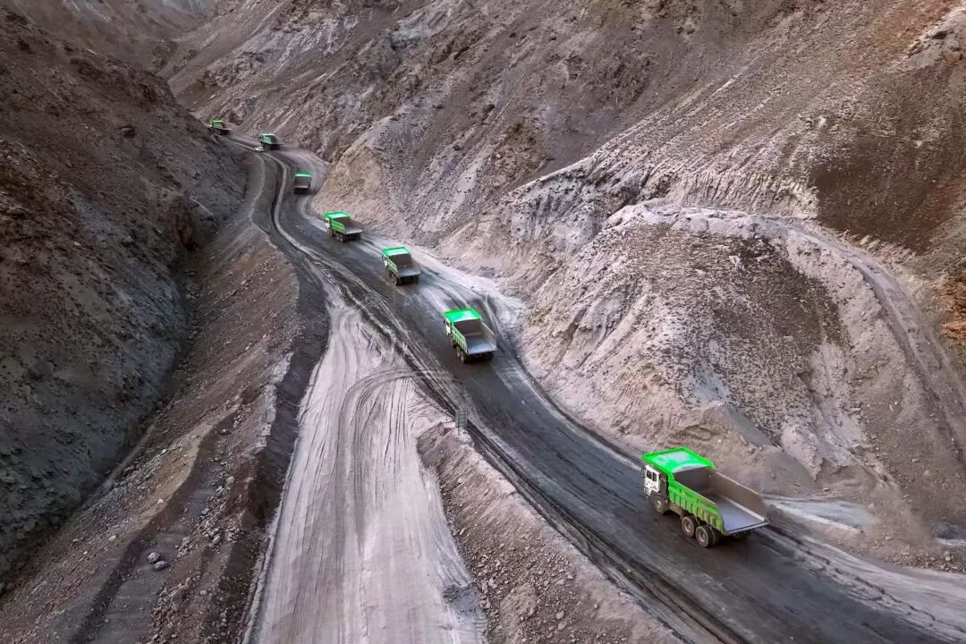 宇礦同行|宇通礦卡受邀參加全球礦業(yè)電氣化峰會，共繪零碳智慧礦山新藍圖！