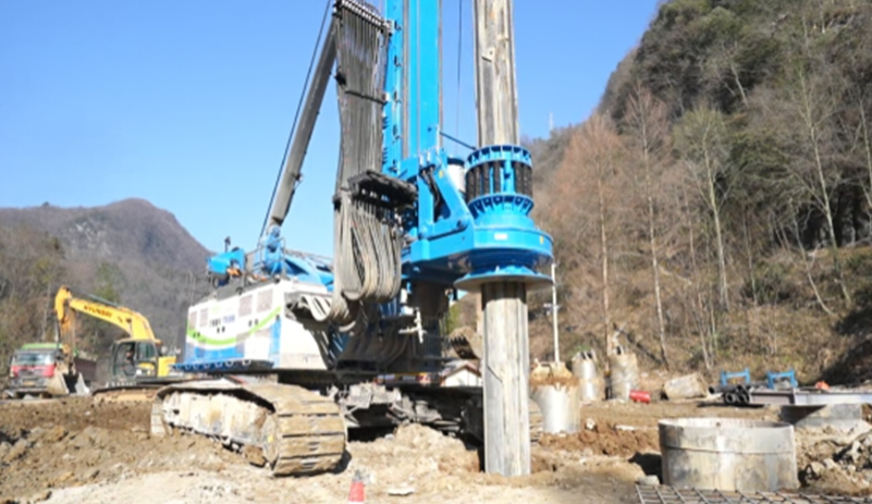 宇通電動(dòng)旋挖鉆高效助力宜涪高鐵 建設(shè)，用電動(dòng)科技打造綠色工程