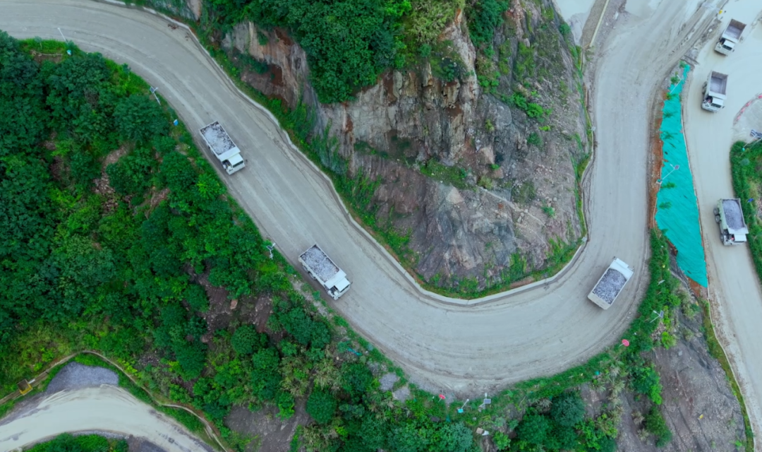 宇通礦卡——電賦礦山丨智領(lǐng)荊楚-宇通礦卡攜手湖北國順華新，共筑綠色礦山新典范！