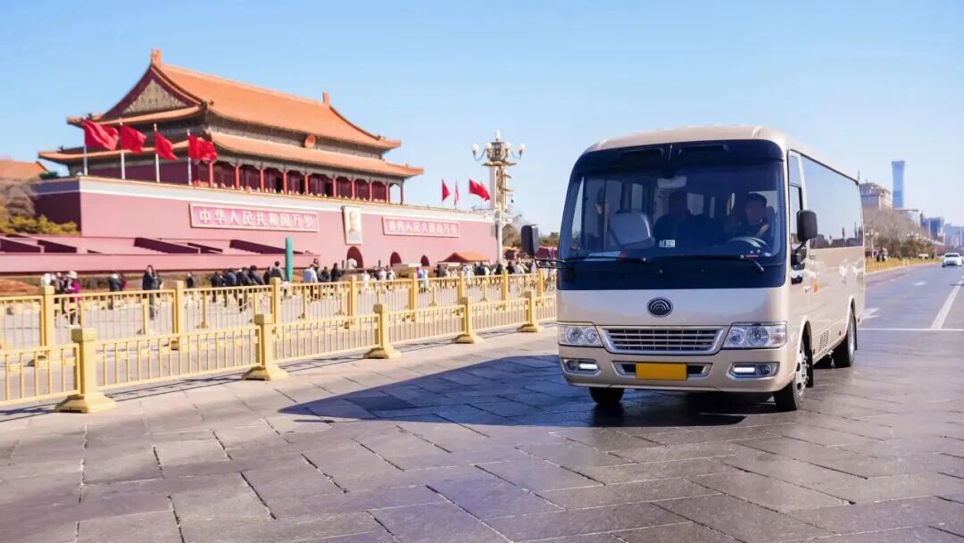 “兩會(huì)時(shí)刻”開(kāi)啟！宇通T7等高端車(chē)型實(shí)力護(hù)航各地兩會(huì)