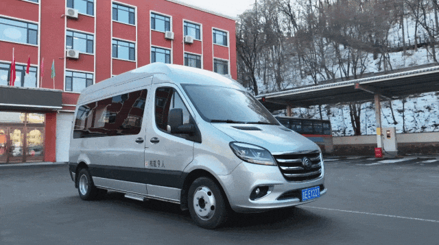 定制客運(yùn)新模式！宇通天駿“燃擎”北國(guó)冰城