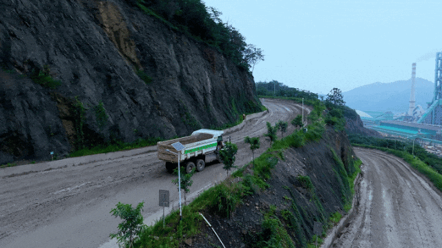 宇通礦卡——電賦礦山丨智領(lǐng)荊楚-宇通礦卡攜手湖北國順華新，共筑綠色礦山新典范！