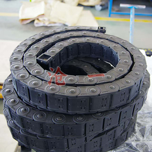 尼龍和塑料拖鏈